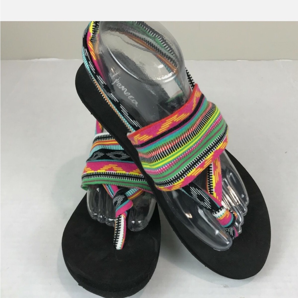 IPOMOEA Fabric Thong Sandal, size 37 eu, 7 US